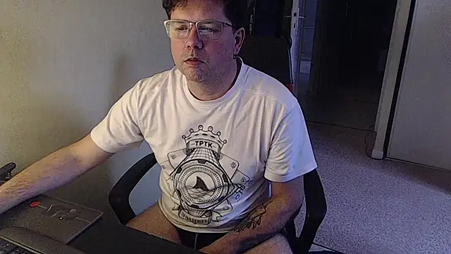 blueandwhite1 online show from February 11, 2026, 3:34 pm