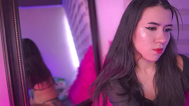 Snapshot of _chloe_moons_ chatting on December 14, 2025, 4:23 pm chloe moons online show from December 14, 2025, 4:23 pm