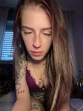 Snapshot of lisapeperoni chatting on April 26, 2026, 12:46 pm lisapeperoni online show from April 26, 2026, 12:46 pm