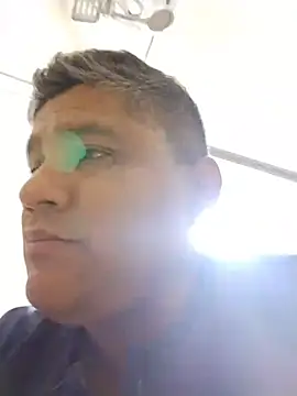 Snapshot of danigarci2307 chatting on November 5, 2025, 5:27 pm danigarci2307 online show from November 5, 2025, 5:27 pm