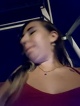 isabella lovem online show from April 28, 2026, 4:39 am
