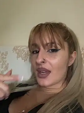 Sexy Bulgarian woman online show from November 1, 2025, 9:25 am