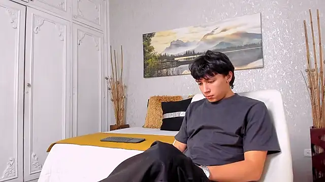 Snapshot of Tyler_durten chatting on October 31, 2025, 3:03 am Tyler durten online show from October 31, 2025, 3:03 am