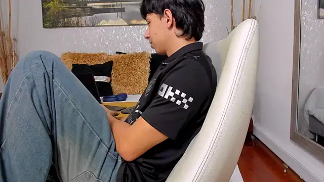 Snapshot of Tyler_durten chatting on November 4, 2025, 3:10 am Tyler durten online show from November 4, 2025, 3:10 am