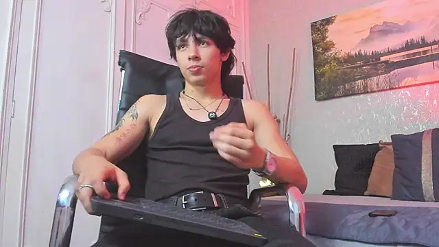 Snapshot of Tyler_durten chatting on August 2, 2026, 3:27 am Tyler durten online show from August 2, 2026, 3:27 am