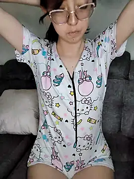 Snapshot of AnnieSparkle chatting on September 26, 2025, 12:06 am AnnieSparkle online show from September 26, 2025, 12:06 am