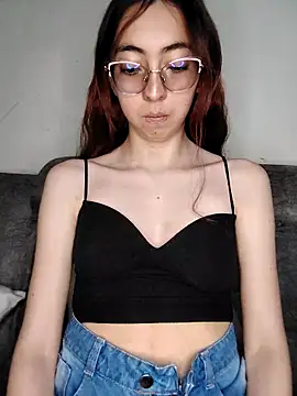 Snapshot of AnnieSparkle chatting on September 30, 2025, 12:16 am AnnieSparkle online show from September 30, 2025, 12:16 am