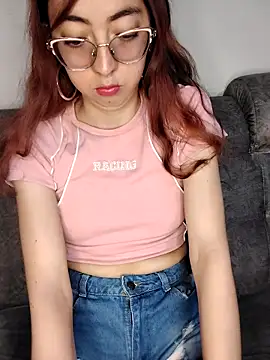 Snapshot of AnnieSparkle chatting on September 14, 2025, 12:22 am AnnieSparkle online show from September 14, 2025, 12:22 am
