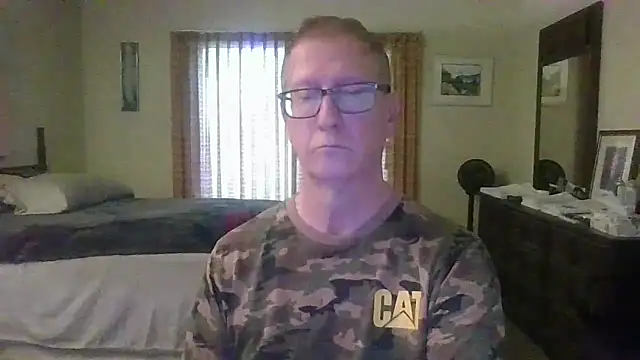 Snapshot of camminmichaellll chatting on October 24, 2025, 8:52 pm camminmichaellll online show from October 24, 2025, 8:52 pm