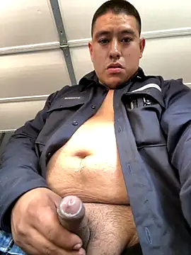 PapiRobert94 online show from September 17, 2025, 9:39 pm