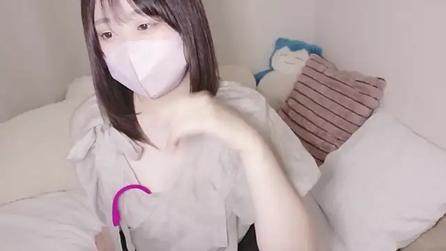 Snapshot of mi__san chatting on May 13, 2026, 10:44 am mi san online show from May 13, 2026, 10:44 am