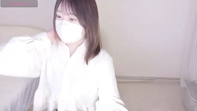 Snapshot of mi__san chatting on April 7, 2026, 10:39 am mi san online show from April 7, 2026, 10:39 am
