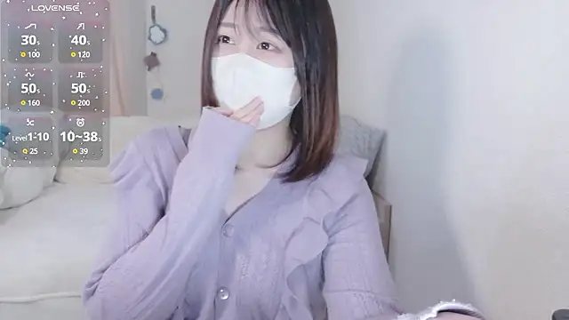 Snapshot of mi__san chatting on April 5, 2026, 1:12 am mi san online show from April 5, 2026, 1:12 am