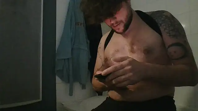 Titilouonlyf69 online show from February 25, 2026, 10:48 am