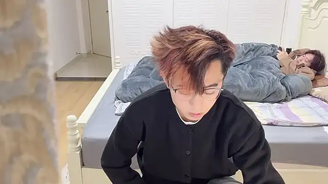 STxuguanhan online show from November 17, 2025, 11:25 am