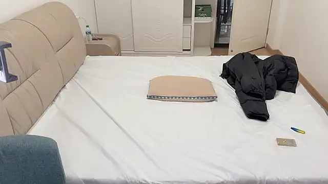 STxuguanhan online show from December 1, 2025, 9:10 am