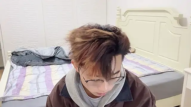 STxuguanhan online show from November 29, 2025, 10:37 am