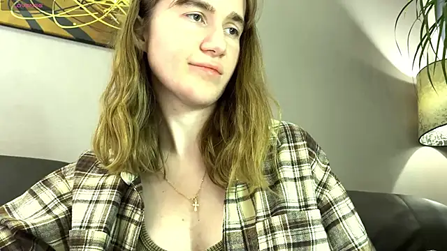 Snapshot of velina__ chatting on October 8, 2025, 5:13 pm velina online show from October 8, 2025, 5:13 pm