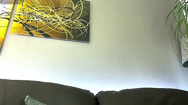 Snapshot of velina__ chatting on October 24, 2025, 8:30 pm velina online show from October 24, 2025, 8:30 pm