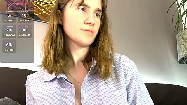 Snapshot of velina__ chatting on October 11, 2025, 3:46 pm velina online show from October 11, 2025, 3:46 pm