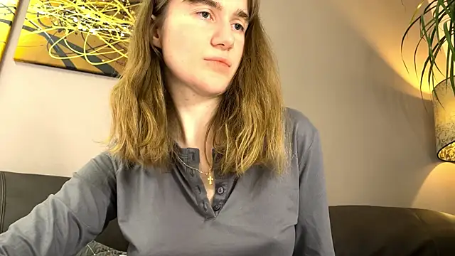 Snapshot of velina__ chatting on November 21, 2025, 6:51 pm velina online show from November 21, 2025, 6:51 pm