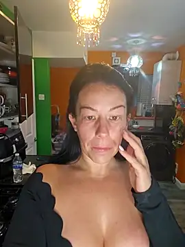 Snapshot of Filthymaddymilfy25 chatting on May 19, 2026, 9:16 am Filthymaddymilfy25 online show from May 19, 2026, 9:16 am