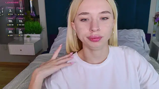 RachelColon online show from September 18, 2025, 10:40 am