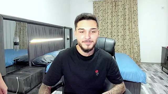 ZaraBliss3 online show from September 28, 2025, 8:05 pm