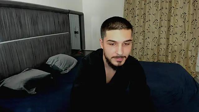 Snapshot of LeoHeat chatting on November 20, 2025, 2:18 pm LeoHeat online show from November 20, 2025, 2:18 pm