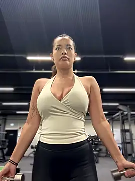 Snapshot of Risky_Workouts chatting on October 13, 2025, 11:01 am Risky Workouts online show from October 13, 2025, 11:01 am