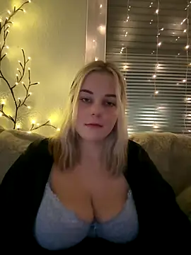 ItsLxsa online show from November 22, 2025, 10:08 pm