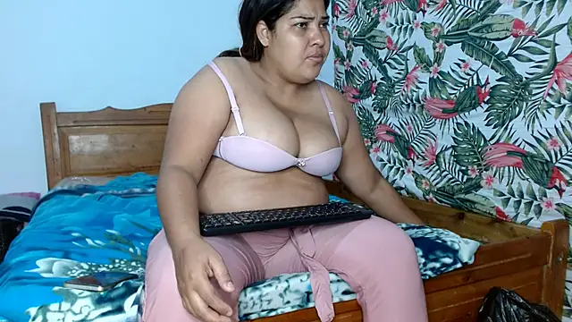 Snapshot of 69smallstar chatting on February 20, 2026, 12:29 pm 69smallstar online show from February 20, 2026, 12:29 pm