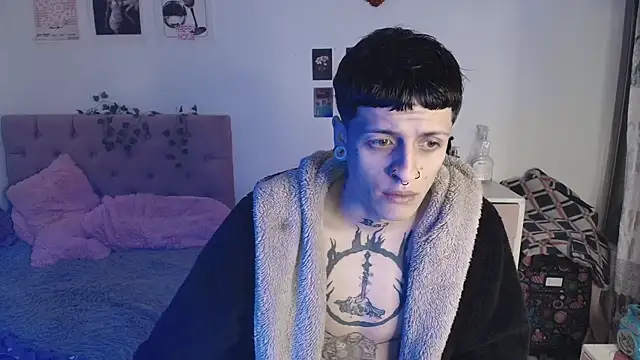 2cyboy  online show from September 17, 2025, 8:00 pm