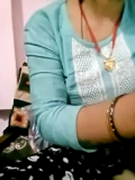 Snapshot of Hot_tin74 chatting on April 11, 2026, 4:10 pm Hot tin74 online show from April 11, 2026, 4:10 pm