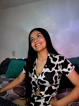 Emmaa  Smiith online show from September 29, 2025, 3:06 pm