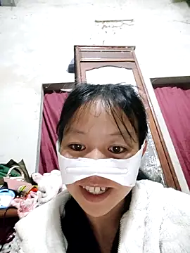 Lilyy-y online show from November 12, 2025, 9:40 pm