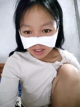 Lilyy-y online show from November 17, 2025, 10:25 pm