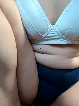 Lilyy-y online show from September 17, 2025, 11:40 pm