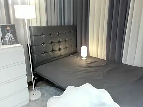 Snapshot of Blaire_Samantha chatting on December 2, 2025, 7:54 am Blaire Samantha online show from December 2, 2025, 7:54 am