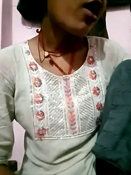 Hot-yuo84 online show from November 8, 2025, 5:49 pm