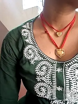 Hot-yuo84 online show from November 5, 2025, 7:55 am