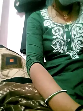 Hot-yuo84 online show from November 17, 2025, 5:17 pm