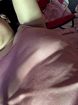 Snapshot of Star-sweet chatting on October 22, 2025, 6:35 am Star-sweet online show from October 22, 2025, 6:35 am