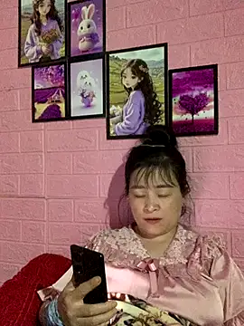 Snapshot of Star-sweet chatting on November 1, 2025, 2:44 pm Star-sweet online show from November 1, 2025, 2:44 pm