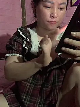 Snapshot of Star-sweet chatting on October 27, 2025, 5:41 am Star-sweet online show from October 27, 2025, 5:41 am