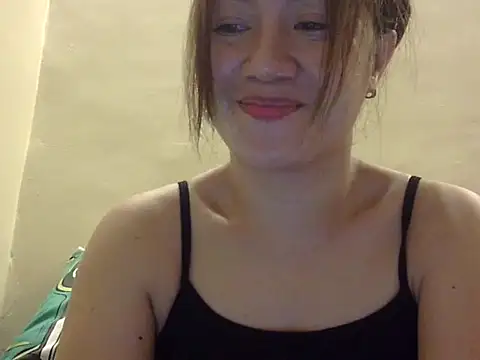 Snapshot of Lovelyclaya chatting on October 20, 2025, 1:33 pm Lovelyclaya online show from October 20, 2025, 1:33 pm