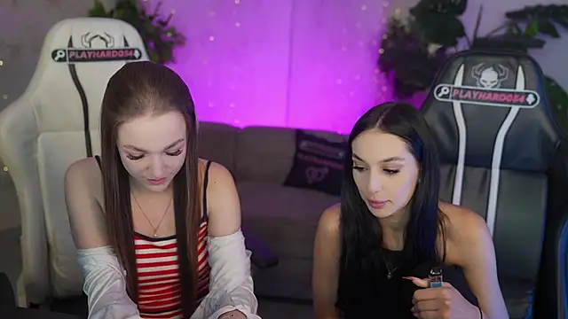 Snapshot of Ella_054 chatting on July 13, 2026, 10:36 am Ella 054 online show from July 13, 2026, 10:36 am