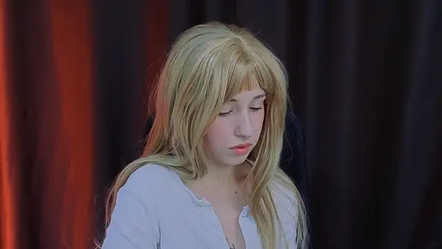 Snapshot of YukiMisa chatting on November 22, 2025, 2:05 pm YukiMisa online show from November 22, 2025, 2:05 pm