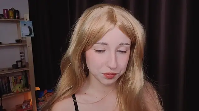 Snapshot of YukiMisa chatting on October 15, 2025, 3:31 pm YukiMisa online show from October 15, 2025, 3:31 pm