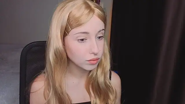 Snapshot of YukiMisa chatting on October 10, 2025, 4:30 pm YukiMisa online show from October 10, 2025, 4:30 pm